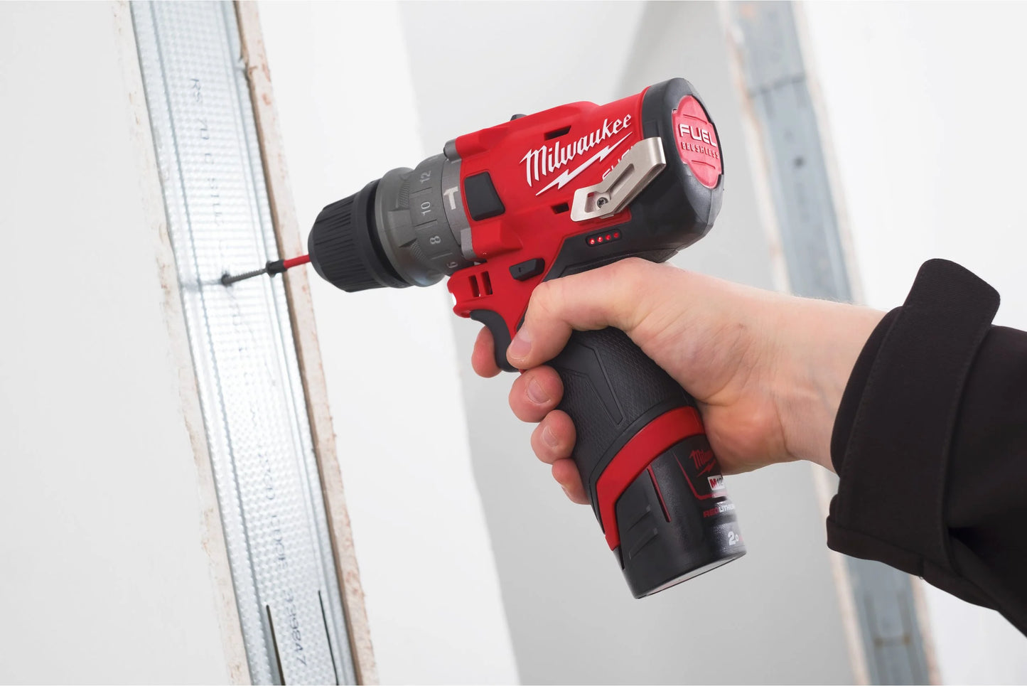 IMPACT DRILL DRIVER WITH INTERCHANGEABLE CHUCKS M12 4933464138